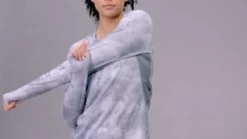 TYR SunDefense™ Women's Vented Long Sleeve Crew Shirt - Turbulent -Tyr 1572242598 77179af19d512dc455c960ef7e91ecc84ba976af55c3bdffeb5db43c6a2e7588 d 295x166