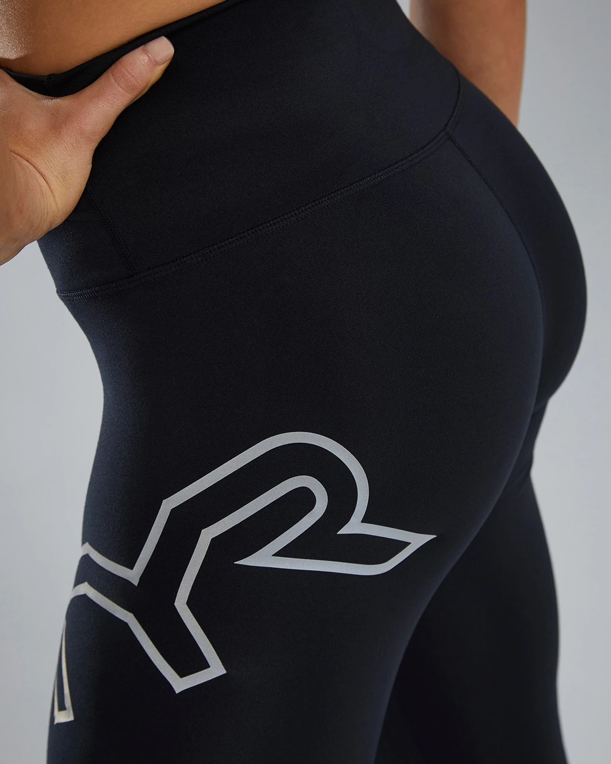 TYR Base Kinetic™ Women's High-Rise Full Length Logo Leggings - Solid 9 TYR Base Kinetic™ Women's High-Rise Full Length Logo Leggings - Solid - Image 7