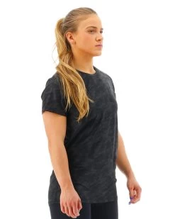 TYR Airtec™ Women's Short Sleeve Tee - Blackout Camo -Tyr FPTBC3A 001 alt06
