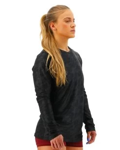 TYR Airtec™ Women's Long Sleeve Tee - Blackout Camo -Tyr FPTLBC3A 001 alt06