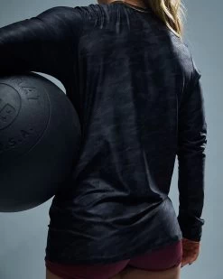 TYR Airtec™ Women's Long Sleeve Tee - Blackout Camo -Tyr FPTLBC3A 001 alt08