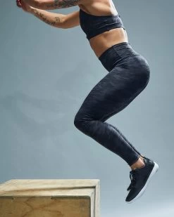 TYR Base Kinetic™ Women's High-Rise Full Length Leggings- Blackout Camo 19 TYR Base Kinetic™ Women's High-Rise Full Length Leggings- Blackout Camo -Tyr FTFMRB3A 001 alt08