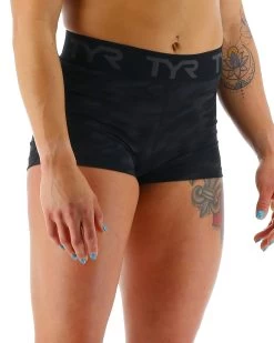TYR Base Kinetic™ Women's Mid-Rise 2" Logo Short - Blackout Camo -Tyr FTMLSB3A 001 alt06