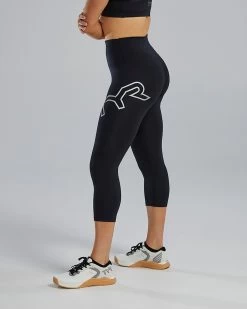 TYR Base Kinetic™ Women's High-Rise 3/4 Logo Leggings - Solid 12 TYR Base Kinetic™ Women's High-Rise 3/4 Logo Leggings - Solid -Tyr FTTHRL3A 001 alt03