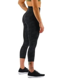 TYR Base Kinetic™ Women's High-Rise 3/4 Leggings - Blackout Camo -Tyr FTTMRB3A 001 alt05