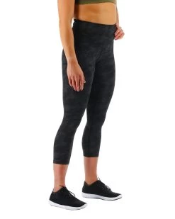 TYR Base Kinetic™ Women's High-Rise 3/4 Leggings - Blackout Camo -Tyr FTTMRB3A 001 alt06
