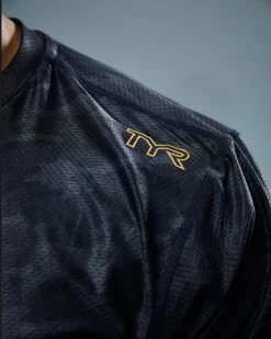 TYR Airtec™ Men's Long Sleeve Tee - Blackout Camo -Tyr MPTLBC3A 001 alt07