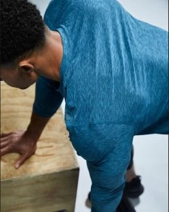 TYR Airtec™ Men's Long Sleeve Tee - Solid -Tyr MPTLSO3A 928 alt10