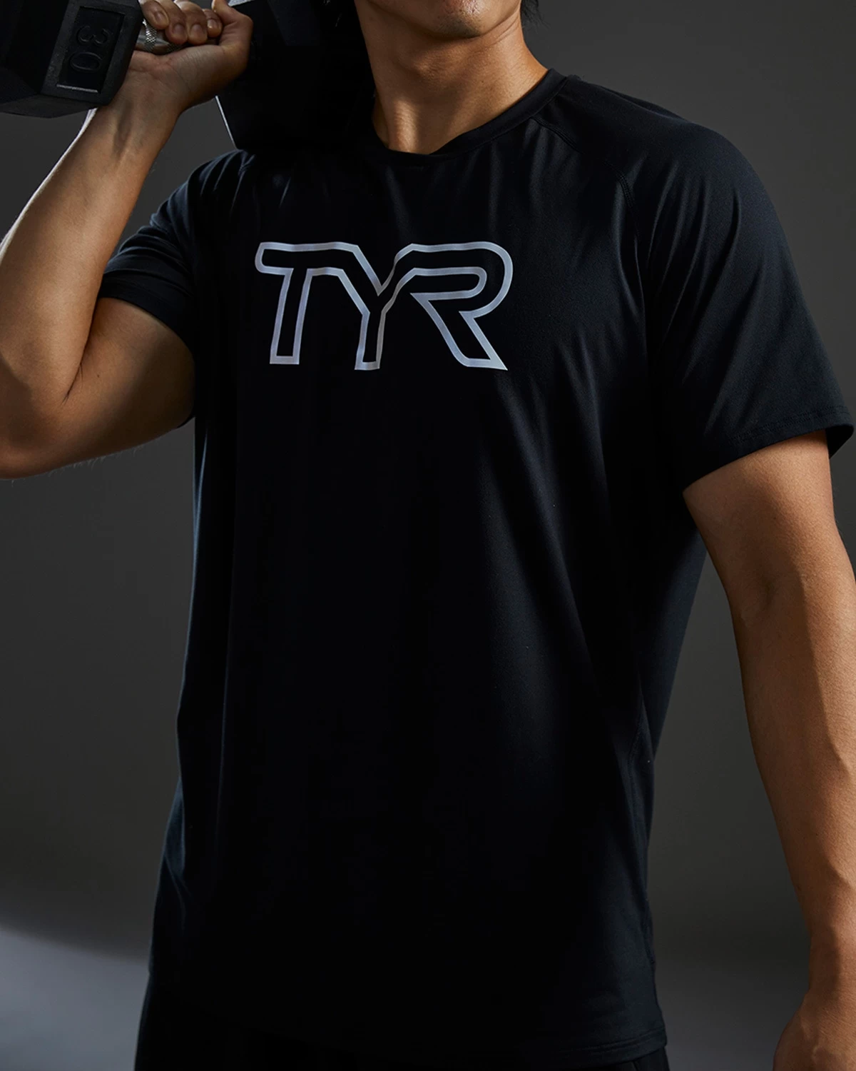 TYR ClimaDry™ Men's Raglan Big Logo Tech Tee - Solid 9 TYR ClimaDry™ Men's Raglan Big Logo Tech Tee - Solid - Image 7