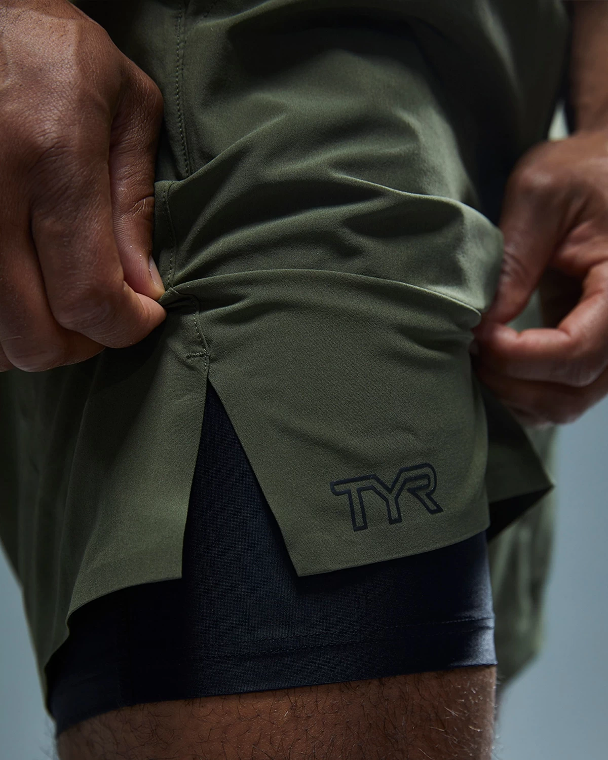 TYR Hydrosphere™ Men's Unlined 9" Unbroken Shorts - Solid 9 TYR Hydrosphere™ Men's Unlined 9" Unbroken Shorts - Solid - Image 7