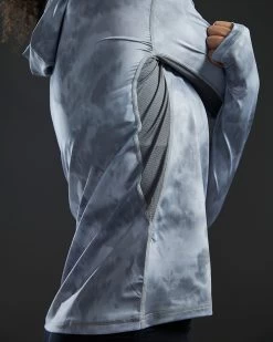 TYR SunDefense™ Women's Vented Hooded Shirt - Turbulent -Tyr PLHTUR7A 988 alt08