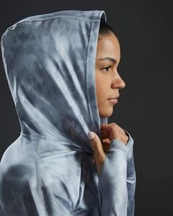 TYR SunDefense™ Women's Vented Hooded Shirt - Turbulent -Tyr PLHTUR7A 988 alt09