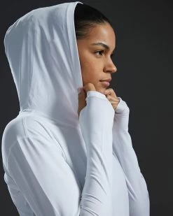 TYR SunDefense™ Women's Vented Hooded Shirt - Solid -Tyr TSFPLH7A 100 alt09