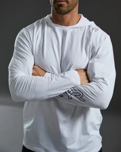 TYR SunDefense™ Men's Vented Hooded Shirt - Solid 20 TYR SunDefense™ Men's Vented Hooded Shirt - Solid -Tyr TSMPLH7A 100 alt07