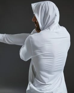 TYR SunDefense™ Men's Vented Hooded Shirt - Solid 22 TYR SunDefense™ Men's Vented Hooded Shirt - Solid -Tyr TSMPLH7A 100 alt09