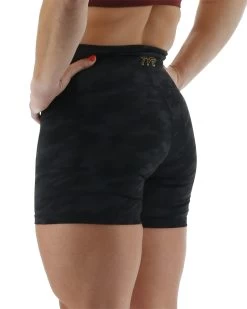 TYR Base Kinetic™ Women's High-Rise 4" Shorts - Blackout Camo 10 TYR Base Kinetic™ Women's High-Rise 4" Shorts - Blackout Camo -Tyr ftfhsb3a 001 alt04