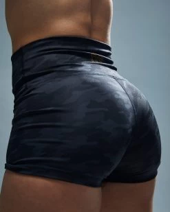 TYR Base Kinetic™ Women's High-Rise 2" Shorts - Blackout Camo -Tyr ftmrsb3a 001 alt10