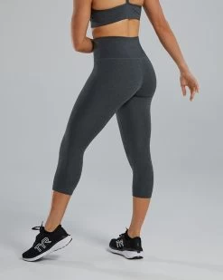 TYR Base Kinetic™ Women's High-Rise 3/4 Leggings - Solid 34 TYR Base Kinetic™ Women's High-Rise 3/4 Leggings - Solid -Tyr fttmrs3a 255 alt03