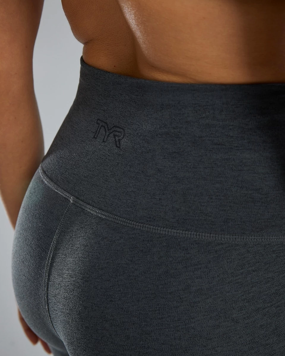 TYR Base Kinetic™ Women's High-Rise 3/4 Leggings - Solid 18 TYR Base Kinetic™ Women's High-Rise 3/4 Leggings - Solid - Image 16