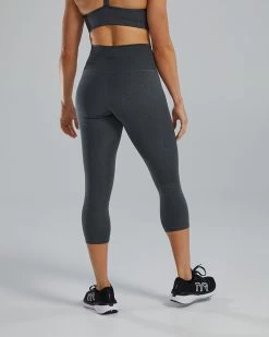 TYR Base Kinetic™ Women's High-Rise 3/4 Leggings - Solid 33 TYR Base Kinetic™ Women's High-Rise 3/4 Leggings - Solid -Tyr fttmrs3a 255 main02