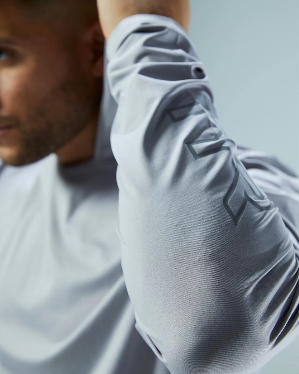 TYR Men's SunDefense Hooded Shirt 10 TYR Men's SunDefense Hooded Shirt - Image 8